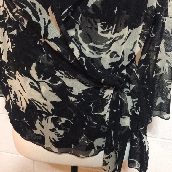 Nicola 1pc Top - Picture 4 of 10